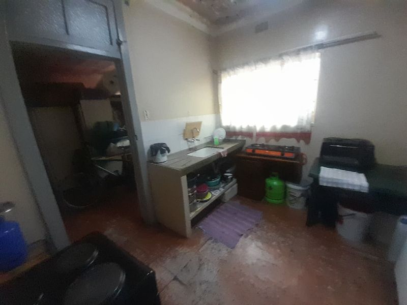 Potential business related house  with flatlet for sale - Photo 7