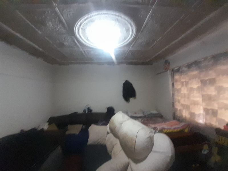 Potential business related house  with flatlet for sale - Photo 6