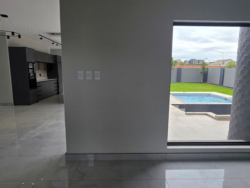 Modern Family Home with 4 Bedrooms, Staff Room & Entertainer’s Garden in Fountainbrook Estate - Photo 3