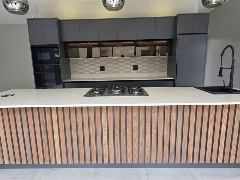 Modern Family Home with 4 Bedrooms, Staff Room & Entertainer’s Garden in Fountainbrook Estate - Photo 6