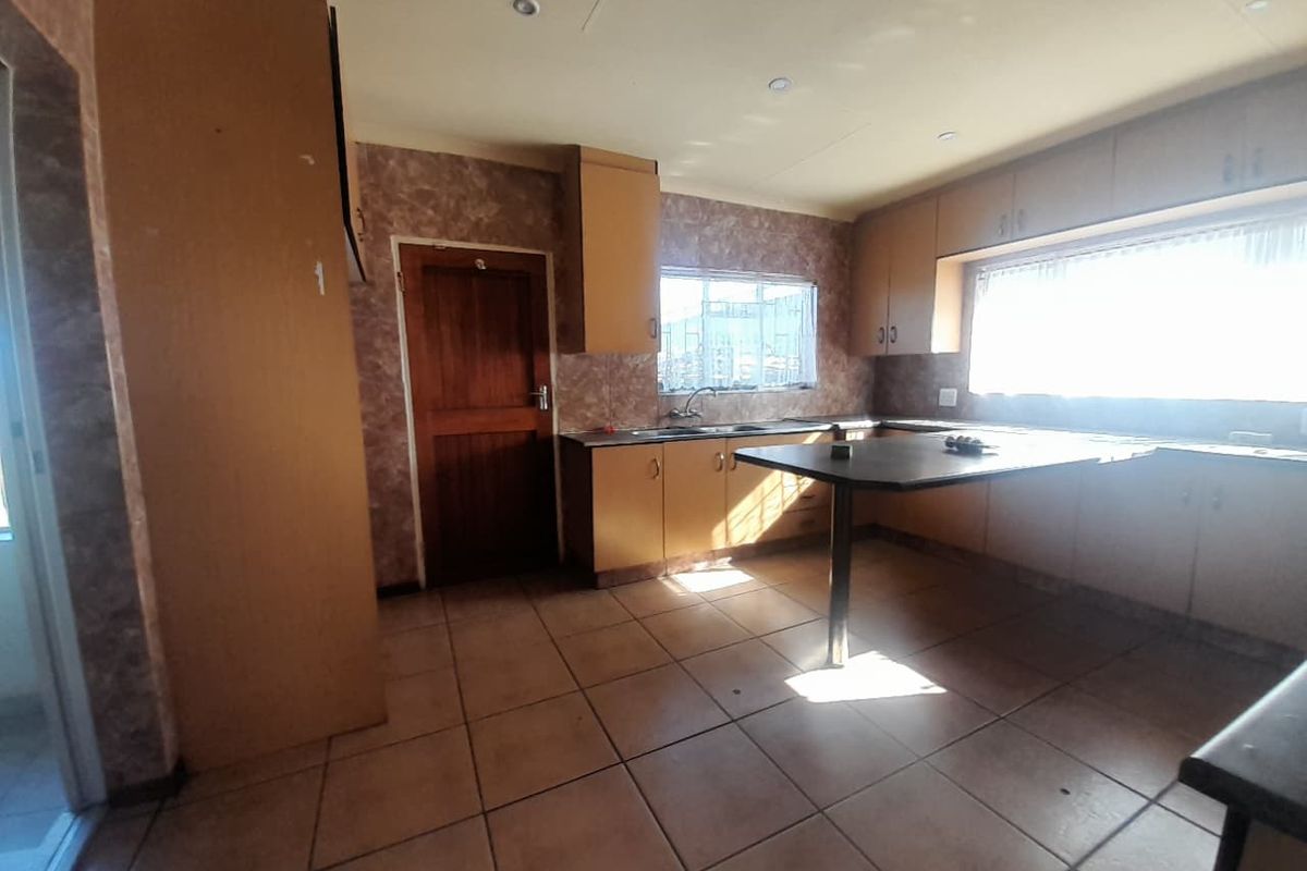 Familyhome for sale - Photo 3