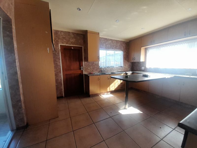 Familyhome for sale - Photo 3