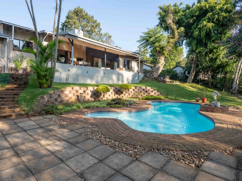 Bidding to start from R2,400mil.!! Live Luxury, Modern Auction! - Photo 2