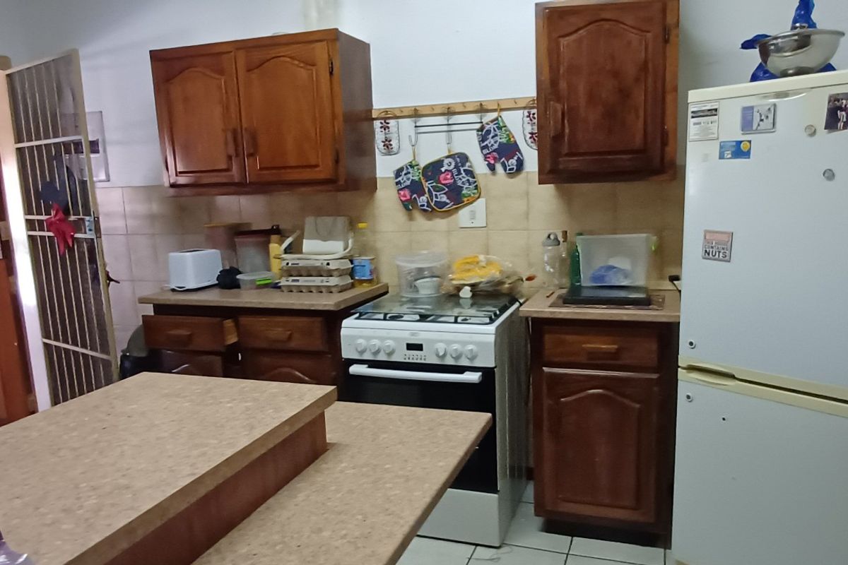 Townhouse for Sale – Ideal for First-Time Buyers, Retirees, or Investors - Photo 2