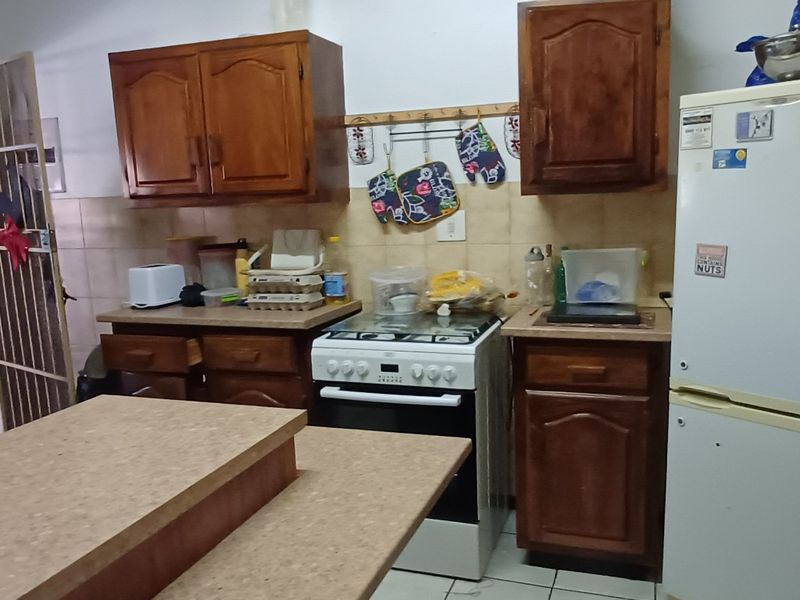 Townhouse for Sale – Ideal for First-Time Buyers, Retirees, or Investors - Photo 2