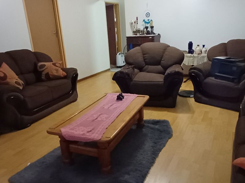 Townhouse for Sale – Ideal for First-Time Buyers, Retirees, or Investors - Photo 5