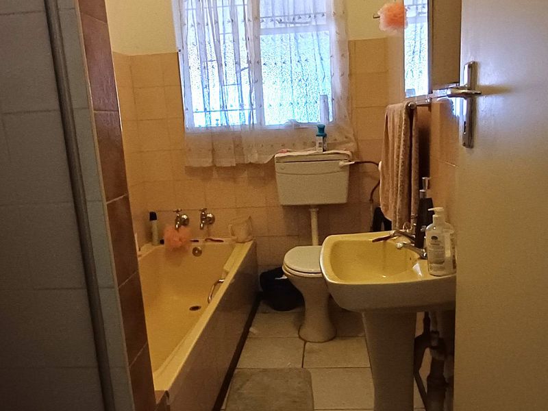 Townhouse for Sale – Ideal for First-Time Buyers, Retirees, or Investors - Photo 6
