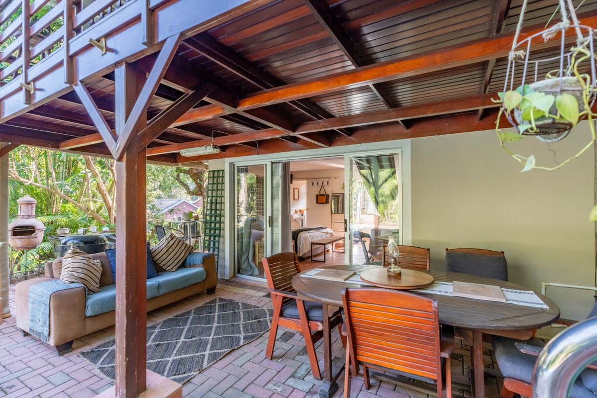 Beautiful Bachelor Pad Garden Cottage - Photo 2