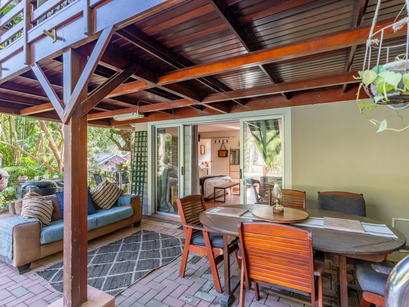 Beautiful Bachelor Pad Garden Cottage - Photo 2