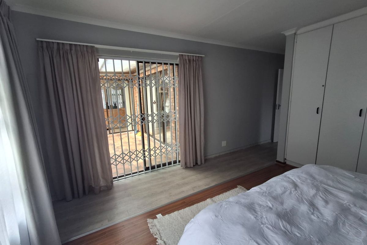Furnished 3 bedroom house - Photo 5