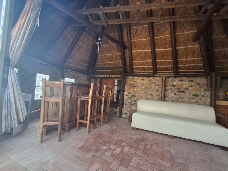 Furnished 3 bedroom house - Photo 1