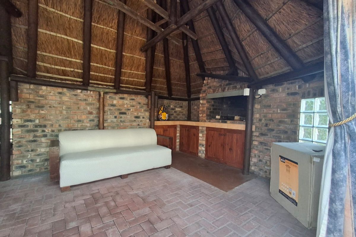 Furnished 3 bedroom house - Photo 3