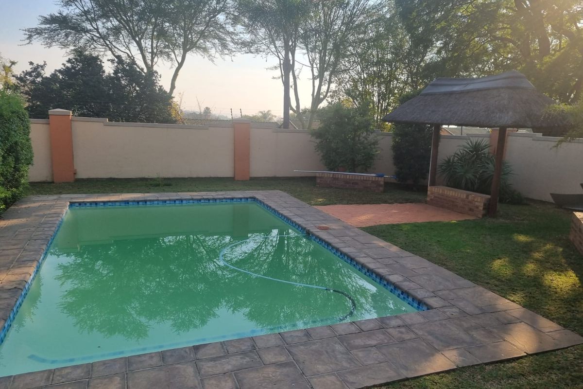Stunning 3-bedroom sectional title home in Equestria, Pretoria—perfect for modern living! Don't mis - Photo 3