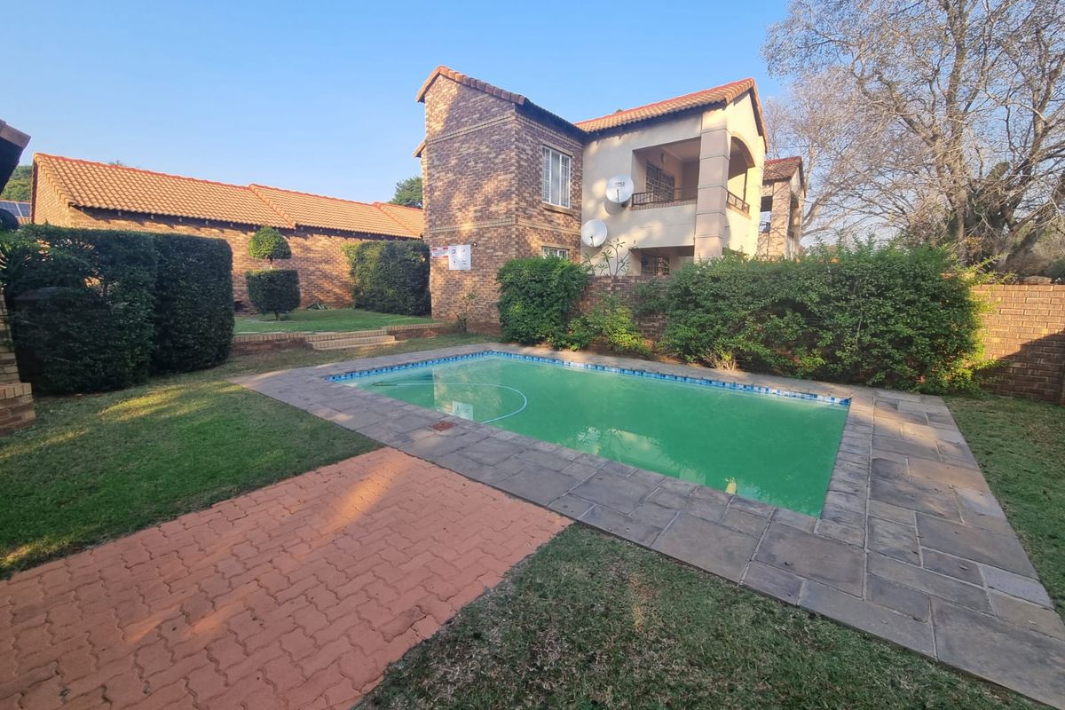 Stunning 3-bedroom sectional title home in Equestria, Pretoria—perfect for modern living! Don't mis - Photo 2