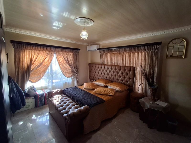 Beautiful, maintained family home for sale in well-established suburb - Photo 9