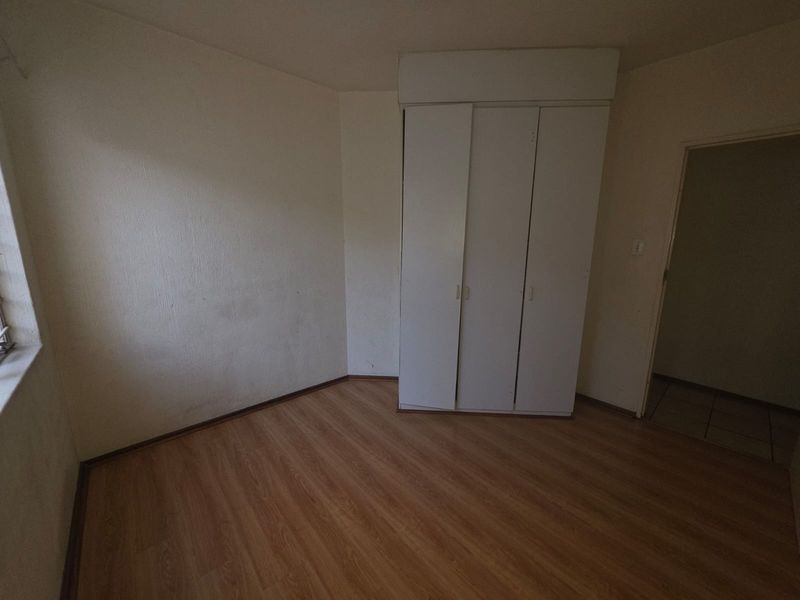 Beautifully Updated 3-Bedroom Home with 24-Hour Security - Photo 7