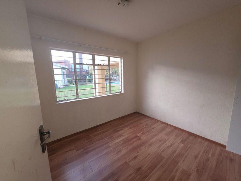 Beautifully Updated 3-Bedroom Home with 24-Hour Security - Photo 9