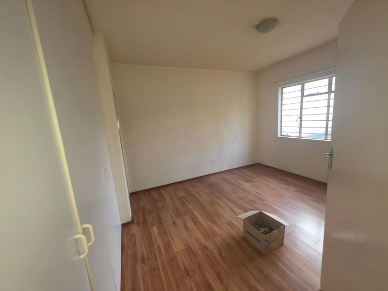 Beautifully Updated 3-Bedroom Home with 24-Hour Security - Photo 10