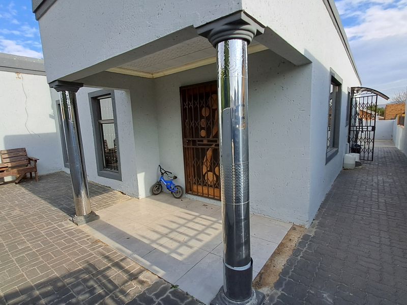 Compact family home - Photo 1