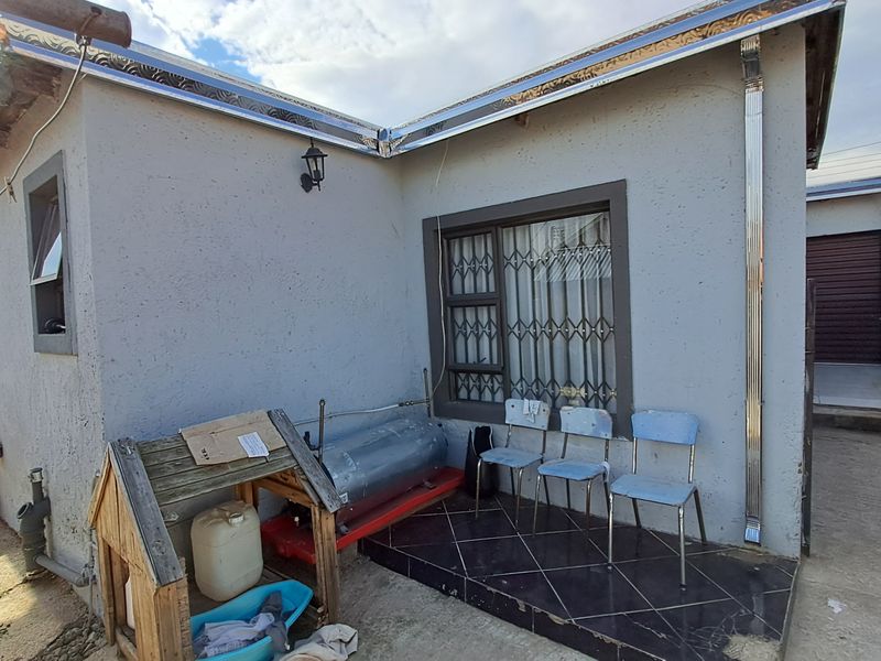 Compact family home - Photo 3