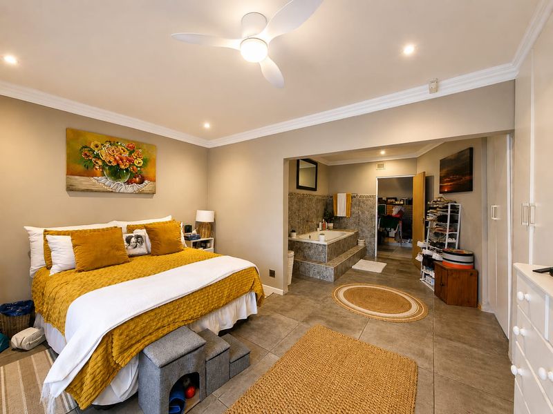 Spacious Family Home with Flatlet - Photo 7