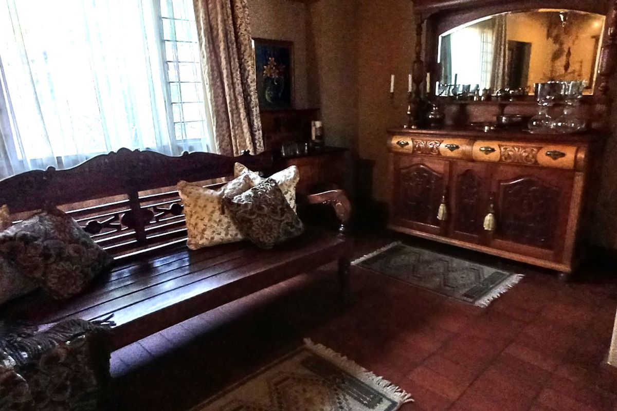Spacious Double-Storey Thatch-Roof Home in Bela-Bela - Photo 3