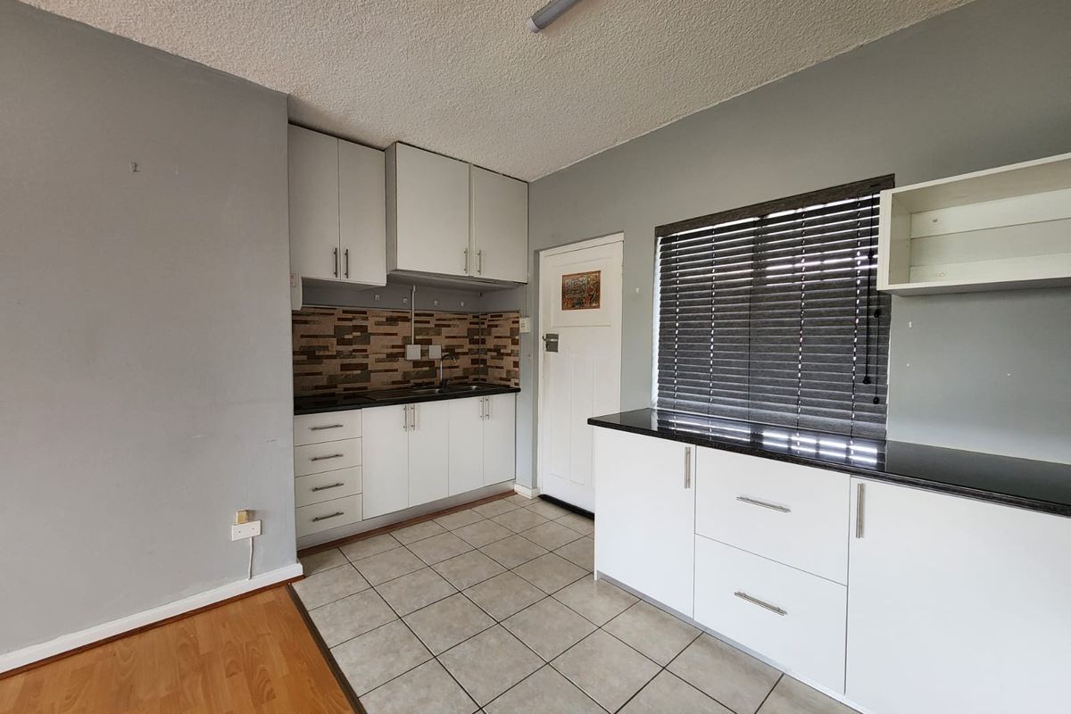 Neat Flat to Rent in Retirement Village (55+ Only) - Photo 4