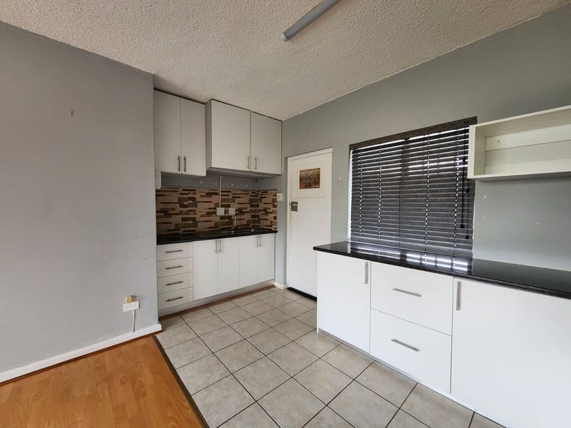 Neat Flat to Rent in Retirement Village (55+ Only) - Photo 4