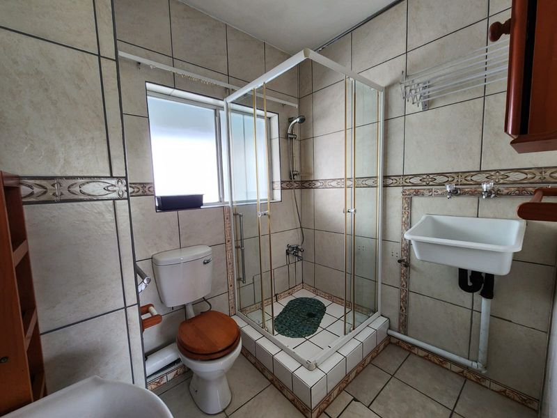 Neat Flat to Rent in Retirement Village (55+ Only) - Photo 10