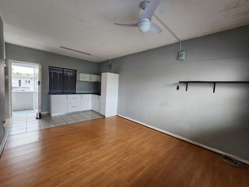 Neat Flat to Rent in Retirement Village (55+ Only) - Photo 5