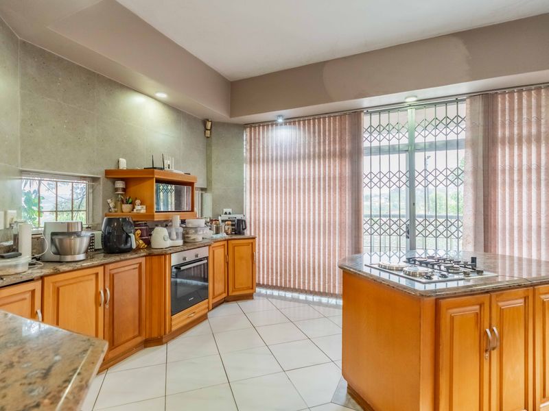 Your Perfect Family Home Awaits - Photo 10