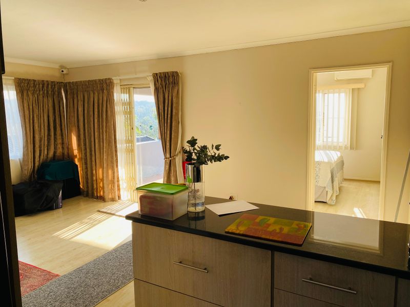 Spacious 3 Bedroom Apartment - Photo 5