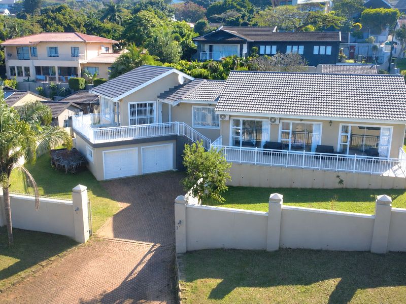 Coastal Comfort Meets Family Living – Walk to the Beach and Wake Up to Sea Views - Photo 1