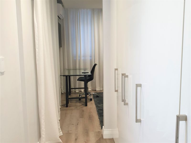 Furnished Modern Apartment - Photo 8