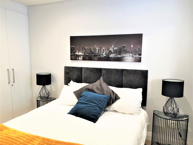 Furnished Modern Apartment - Photo 6