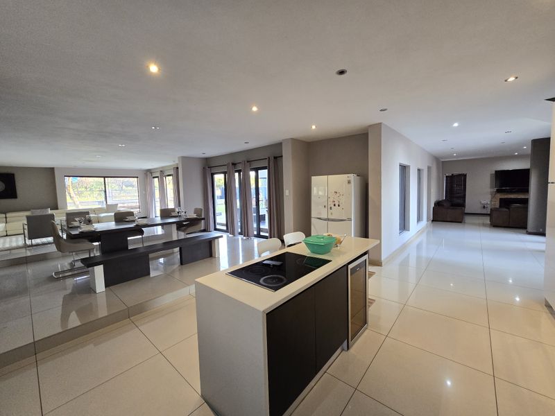Family home in Pebble Rock Golf Estate to rent - Photo 5