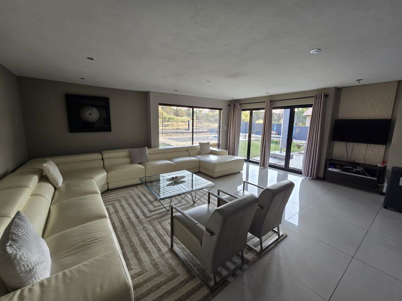 Family home in Pebble Rock Golf Estate to rent - Photo 9