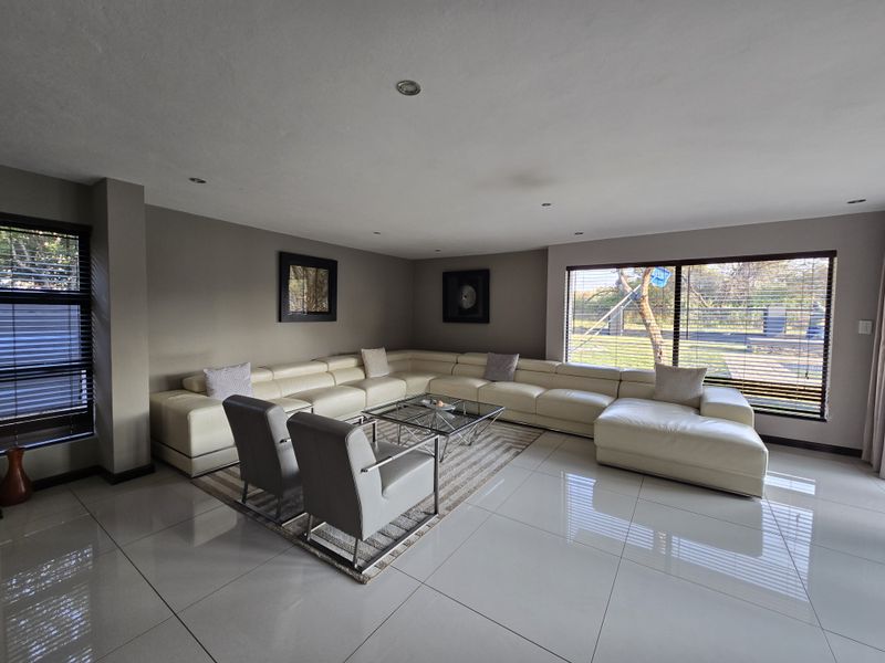 Family home in Pebble Rock Golf Estate to rent - Photo 8
