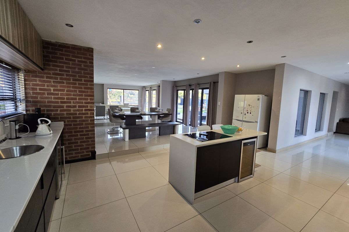 Family home in Pebble Rock Golf Estate to rent - Photo 4