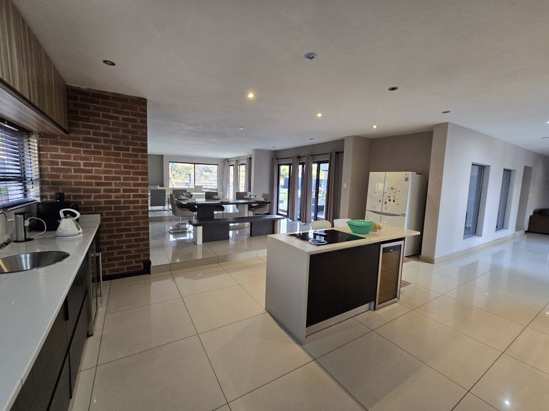 Family home in Pebble Rock Golf Estate to rent - Photo 4