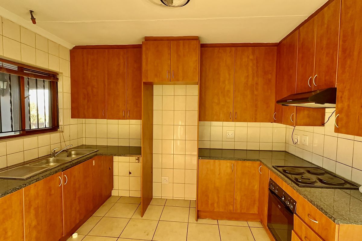 Apartment For Sale In Brakpan - Photo 4