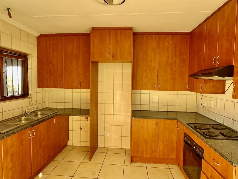 Apartment For Sale In Brakpan - Photo 4