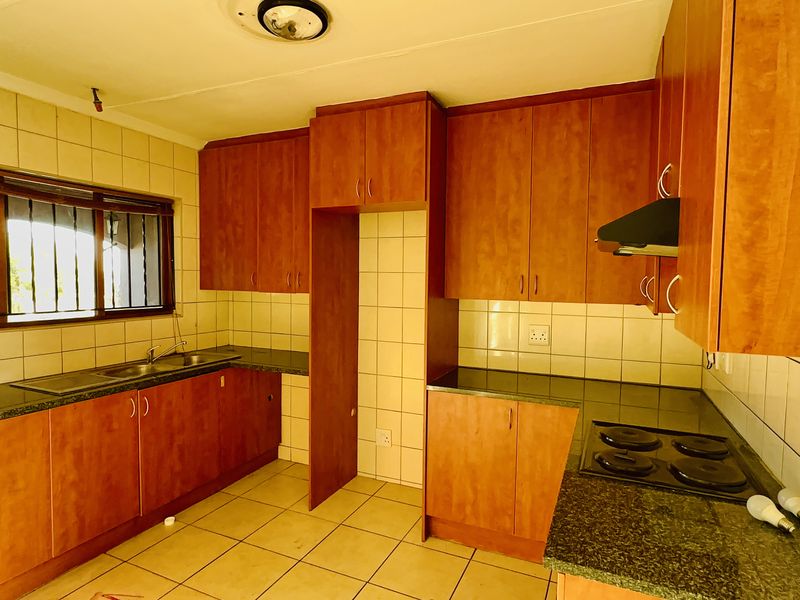 Apartment For Sale In Brakpan - Photo 3