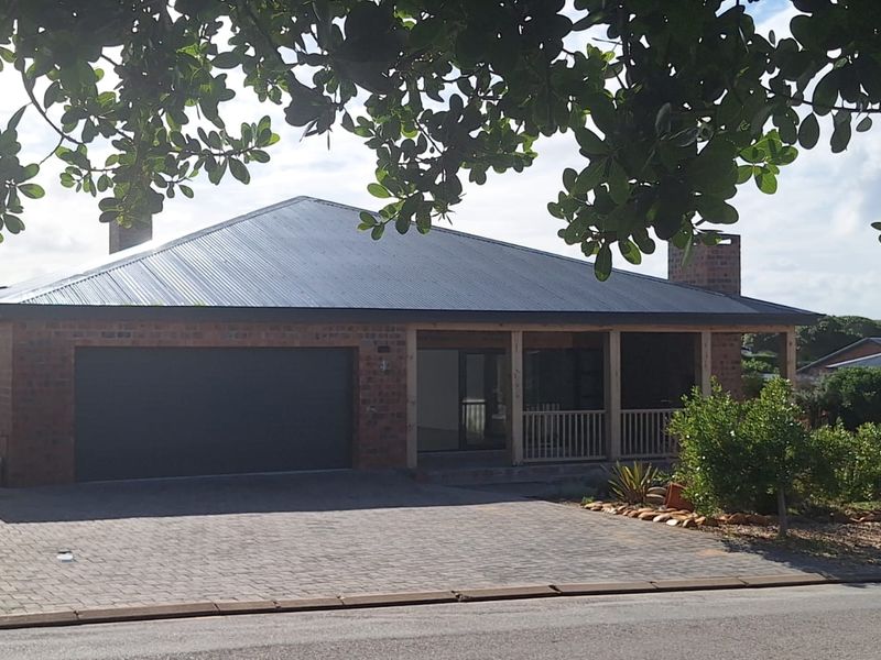 Modern Family Home with Contemporary Finishes in Stilbaai Wes - Photo 1