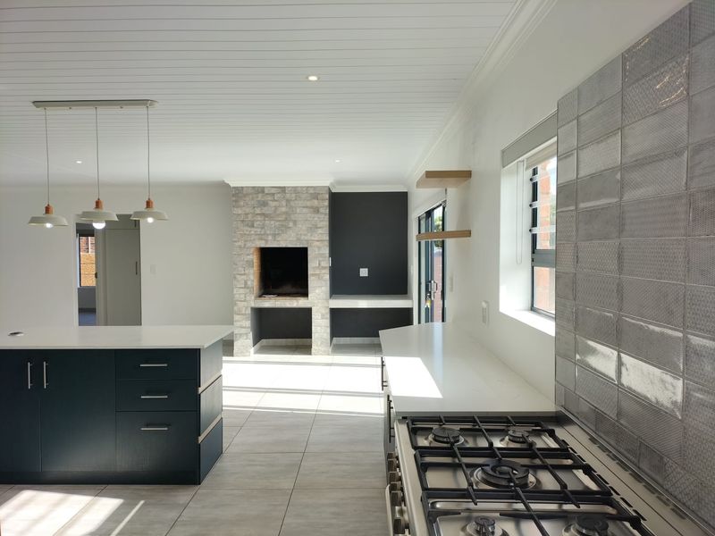 Modern Family Home with Contemporary Finishes in Stilbaai Wes - Photo 4