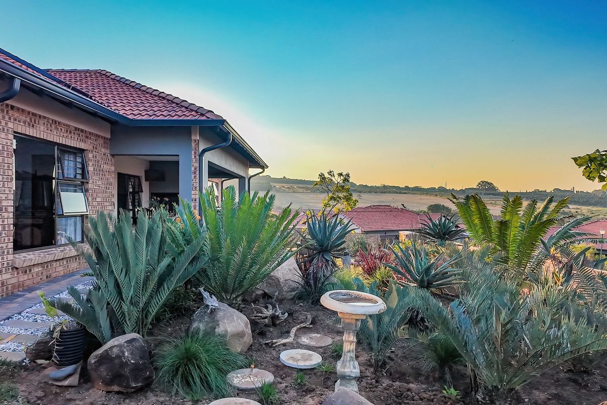 Retire in Modern Comfort in Bateleur Estate - Photo 2