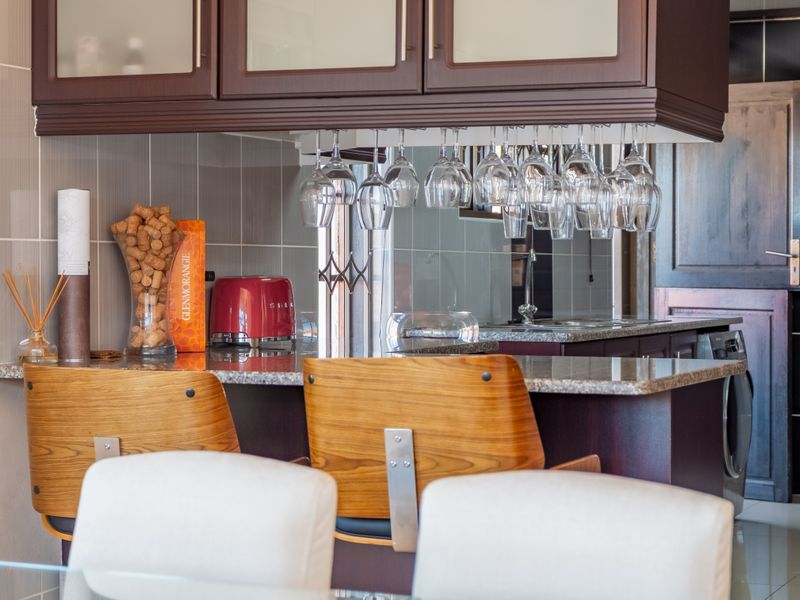 Musgrave Three Bedroom Apartment For Sale - Photo 9