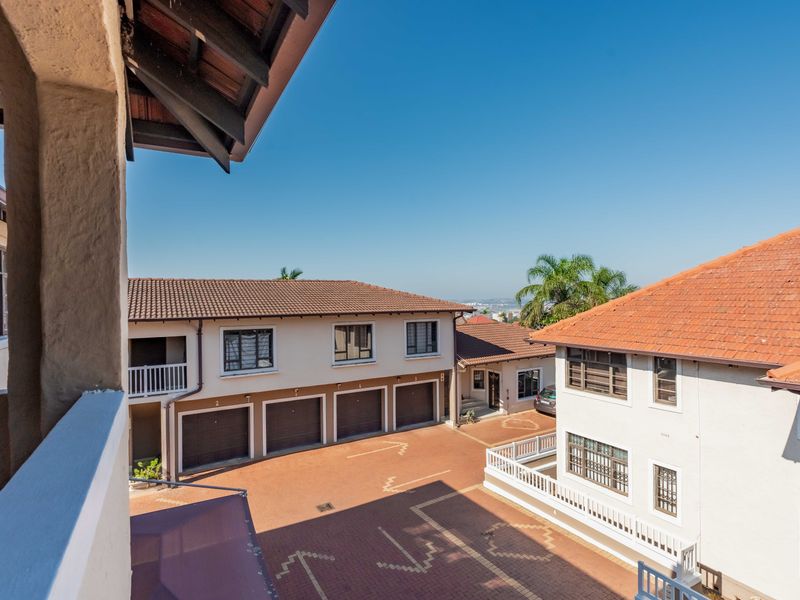 Musgrave Three Bedroom Apartment For Sale - Photo 1