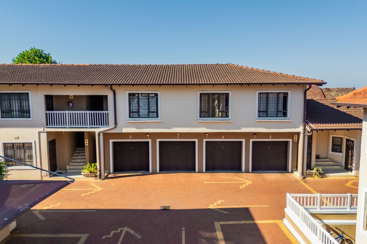 Musgrave Three Bedroom Apartment For Sale - Photo 2