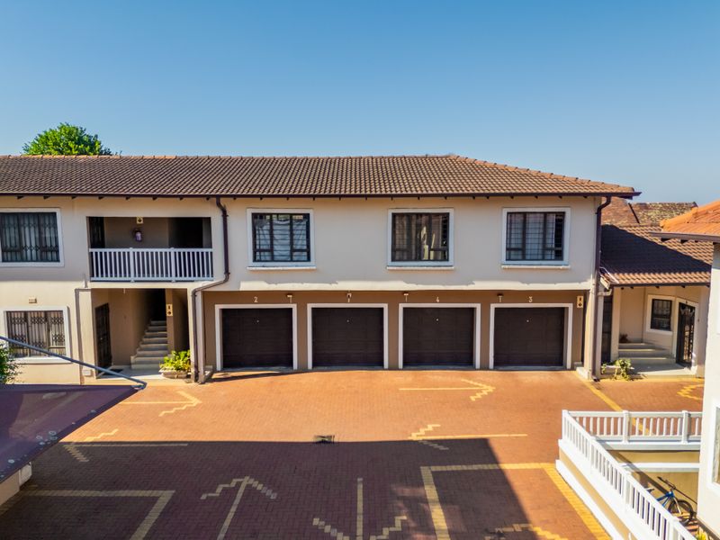 Musgrave Three Bedroom Apartment For Sale - Photo 2